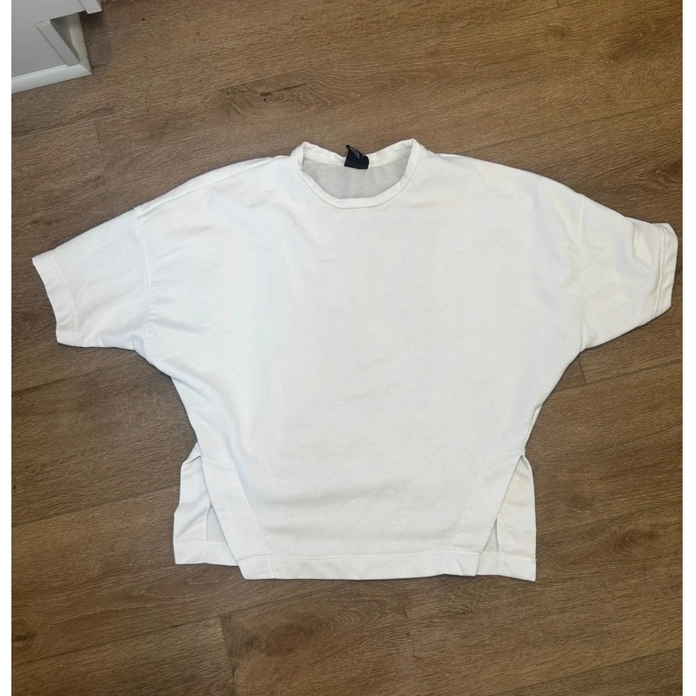 Nike Womens Pullover Minimalist White Mesh Back Athletic Short Sleeve Size Small
